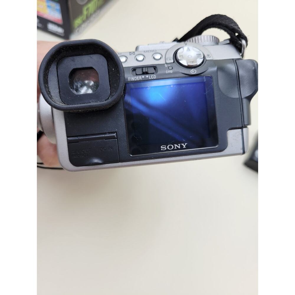 Sony Cyber-shot DSC-F707 Digital Camera 5.0MP Carl Zeiss NightShot Swivel Box - Picture 12 of 16